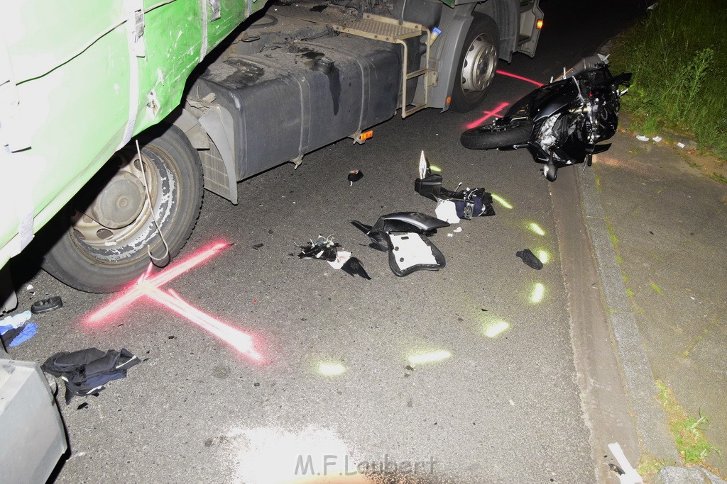 Schwerer Motorrad Unfall Feldkassel Robert Boschstr Edsel Fordstr P093.JPG - Miklos Laubert